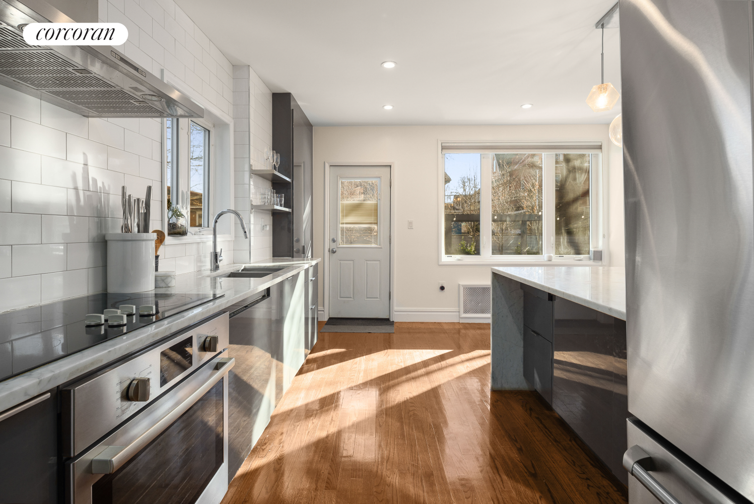 #4 photo, 28 WELLINGTON Court, ブルックリン区 Ditmas Park , NY 11230