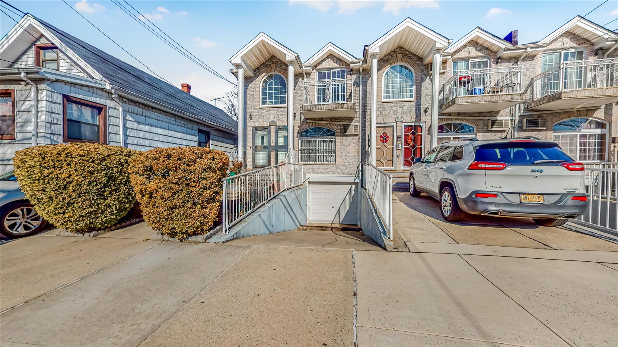 #1 photo, 80-11 25 Avenue, 皇后区 艾姆赫斯特 East Elmhurst , NY 11370