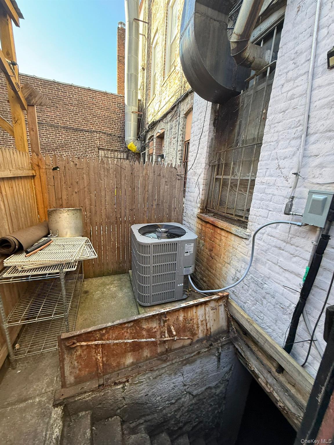 #12 photo, 95-08 Jamaica Avenue, קווינס Woodhaven , NY 11421