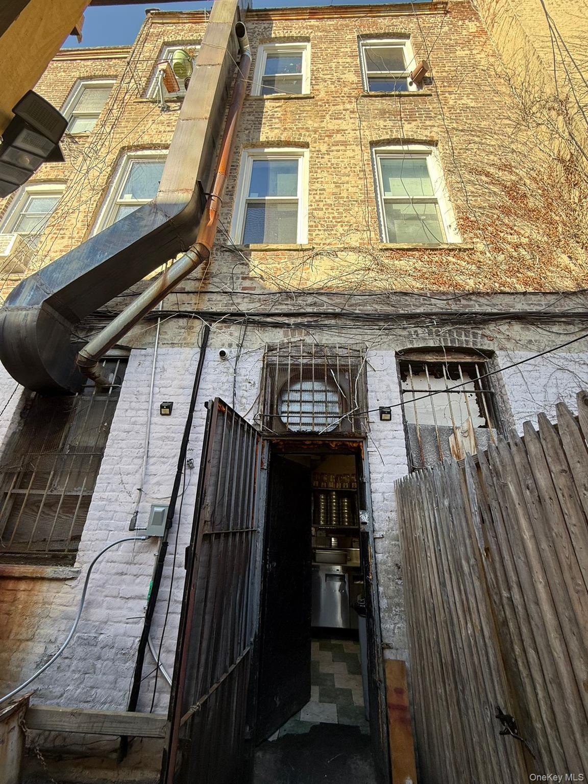 #17 photo, 95-08 Jamaica Avenue, קווינס Woodhaven , NY 11421