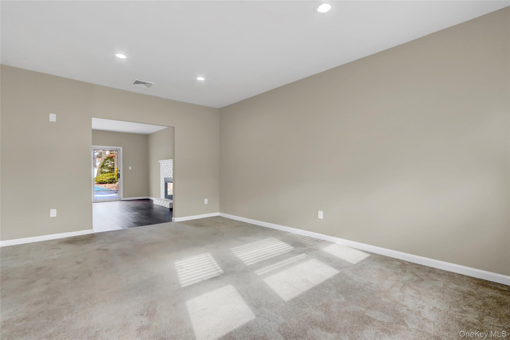 #4 photo, 475 Joan Street, Ronkonkoma , NY 11779