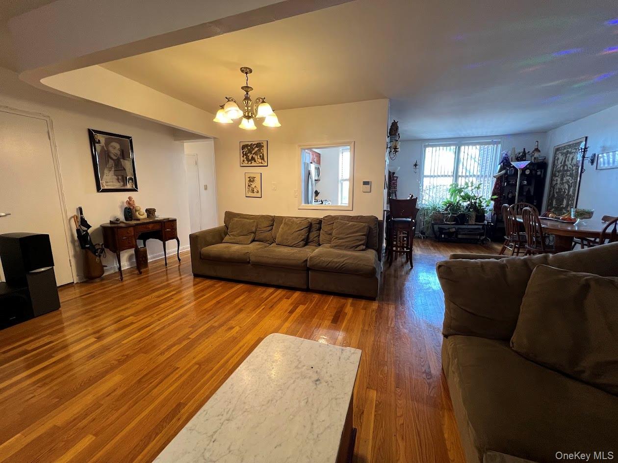 #4 photo, 1425 Thieriot Avenue, ブロンクス区 Bronx , NY 10460