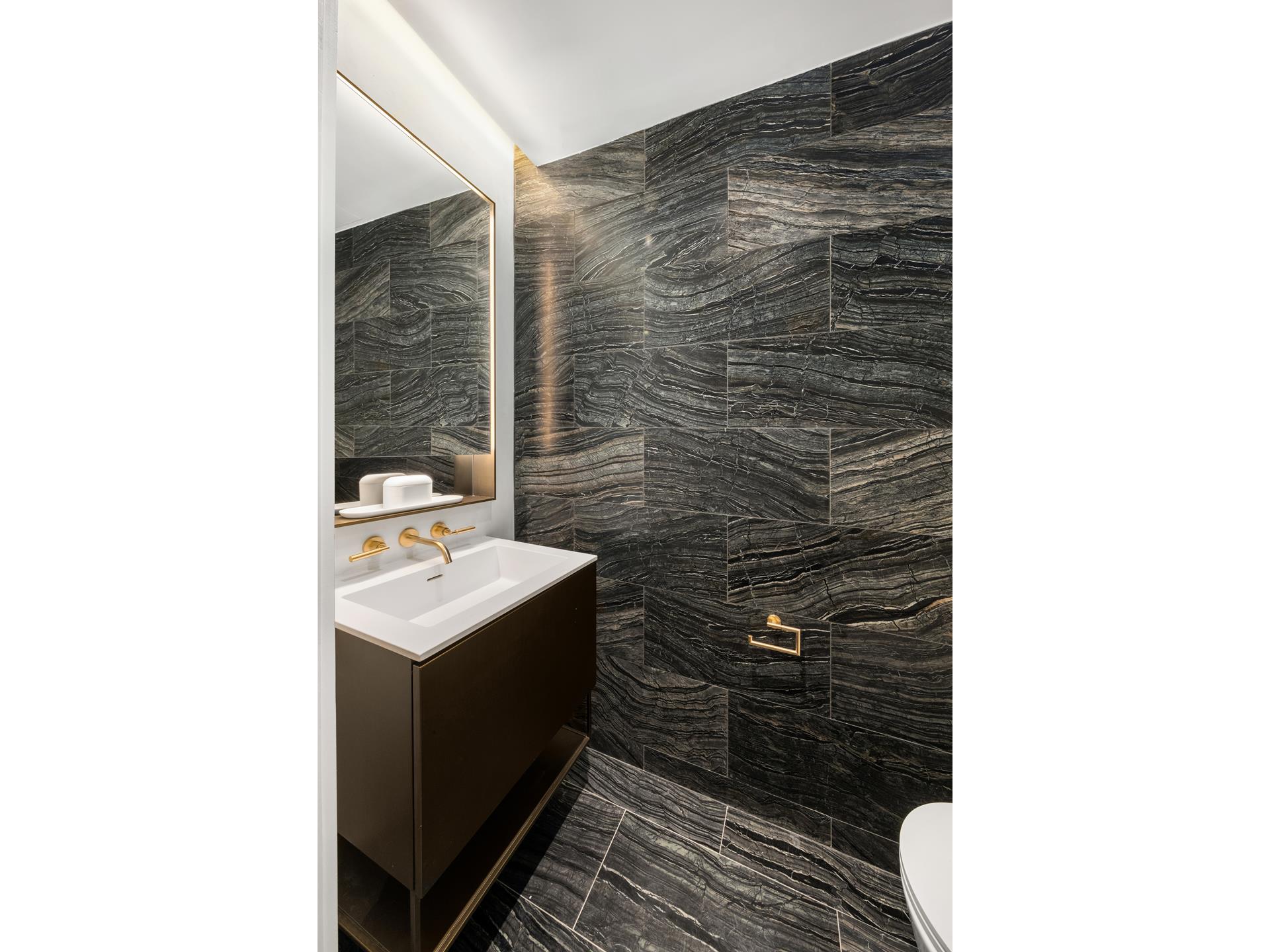 #16 photo, 215 W 28TH Street, マンハッタン Chelsea , NY 10001