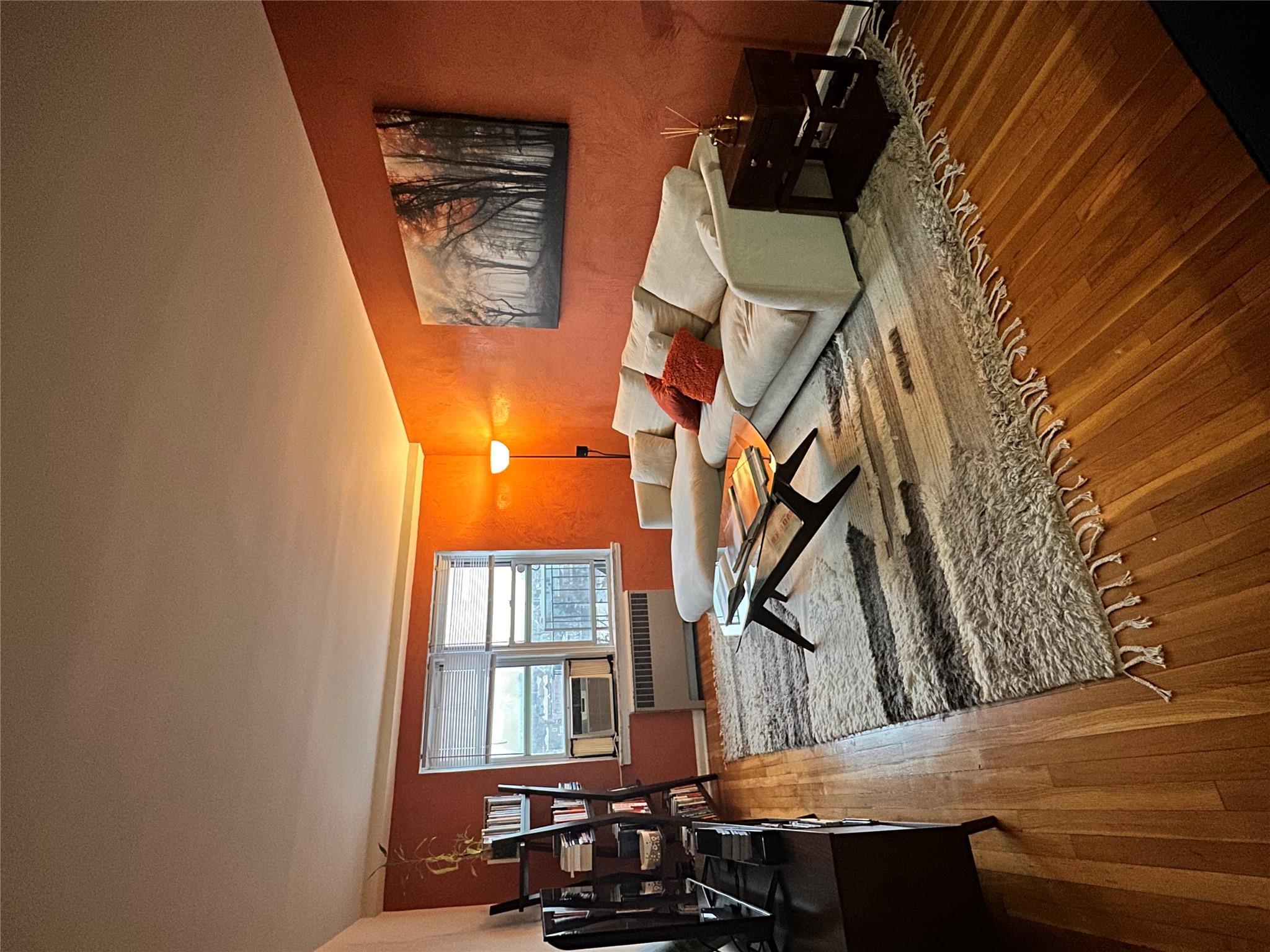 #1 photo, 2080 Barnes Avenue, ब्रोंक्स Bronx , NY 10462