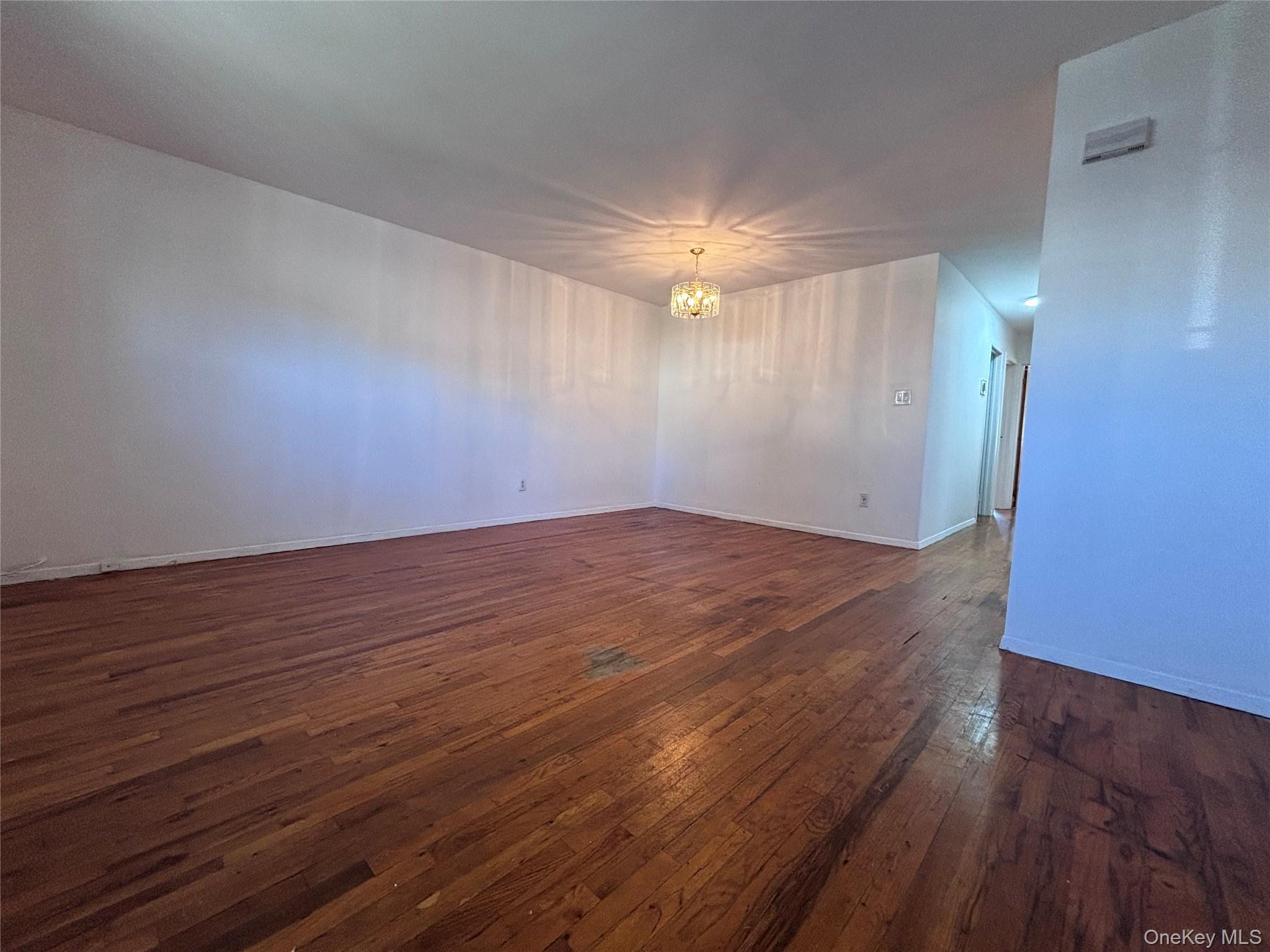 #12 photo, 179-12 145 Avenue, クイーンズ区 Springfield Gardens , NY 11413