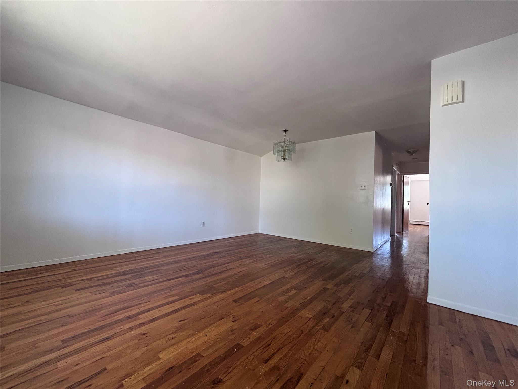 #13 photo, 179-12 145 Avenue, クイーンズ区 Springfield Gardens , NY 11413