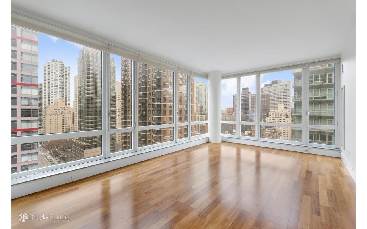 #1 photo, 250 E 53RD Street, Turtle Bay , NY 10022