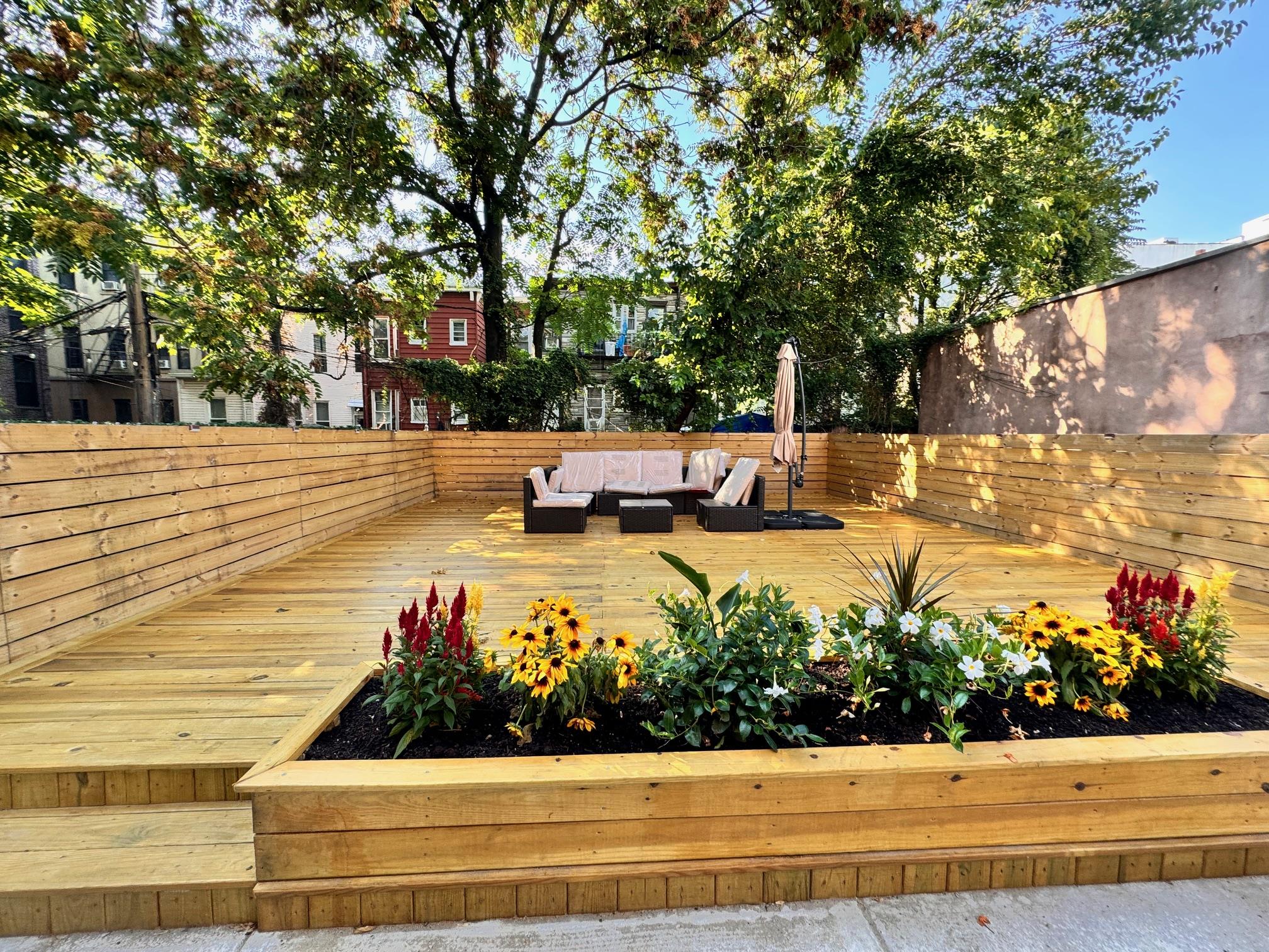 #11 photo, 18-21 Grove Street, クイーンズ区 Ridgewood , NY 11385