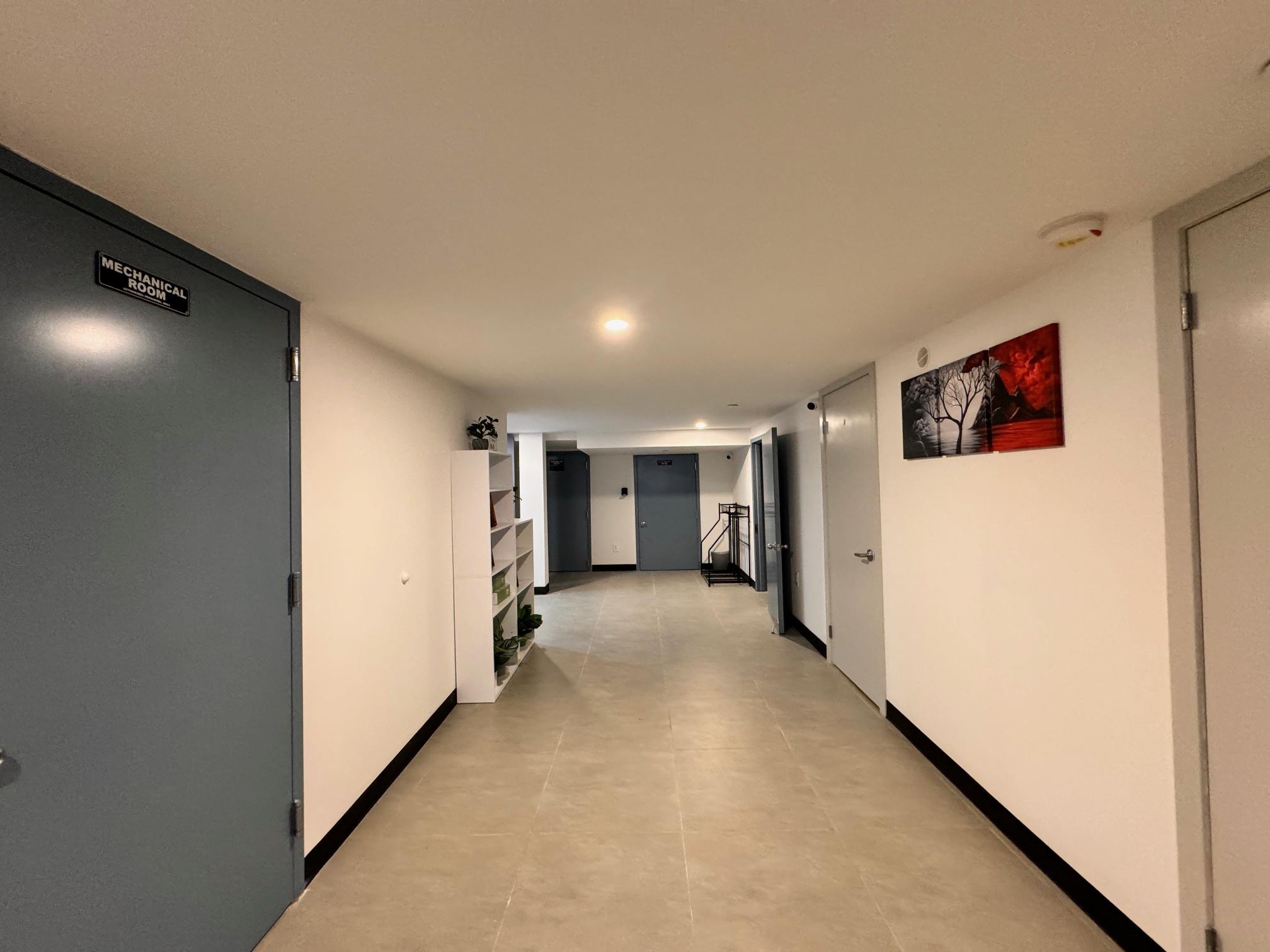 #16 photo, 18-21 Grove Street, クイーンズ区 Ridgewood , NY 11385