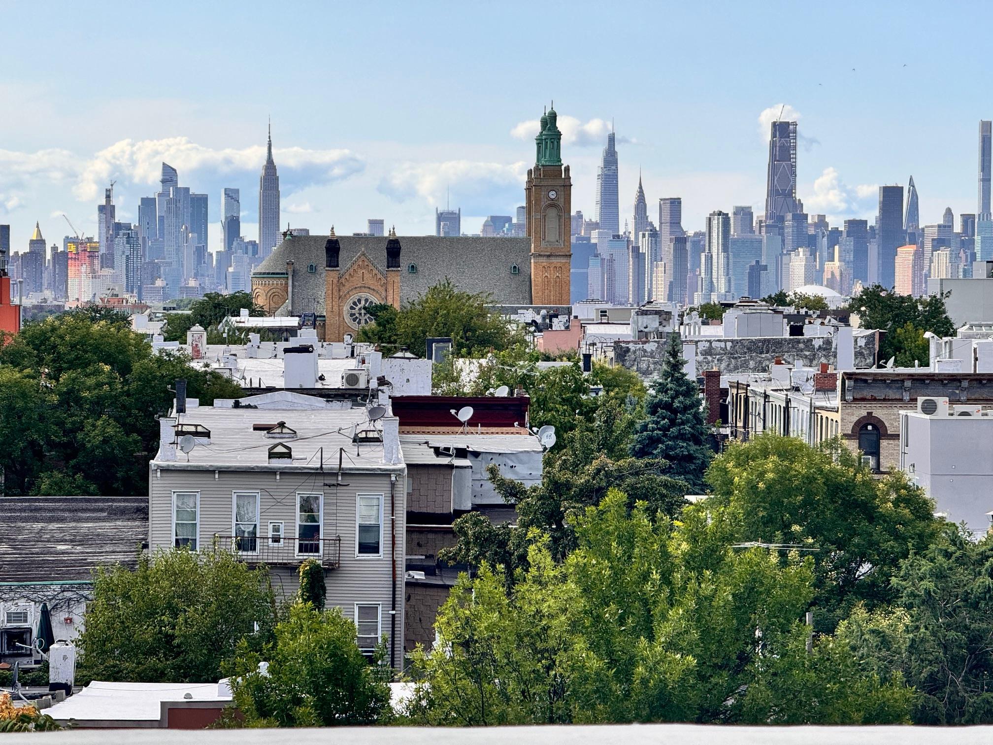 #4 photo, 18-21 Grove Street, クイーンズ区 Ridgewood , NY 11385