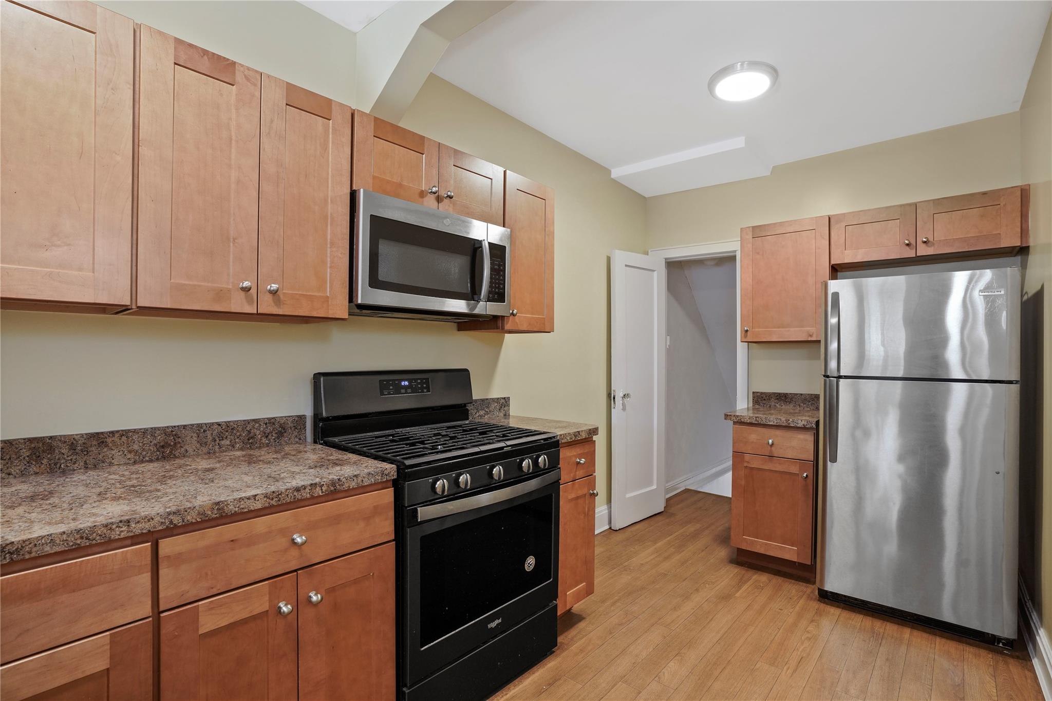 #12 photo, 64-18 84 Place, クイーンズ区 Middle Village , NY 11379