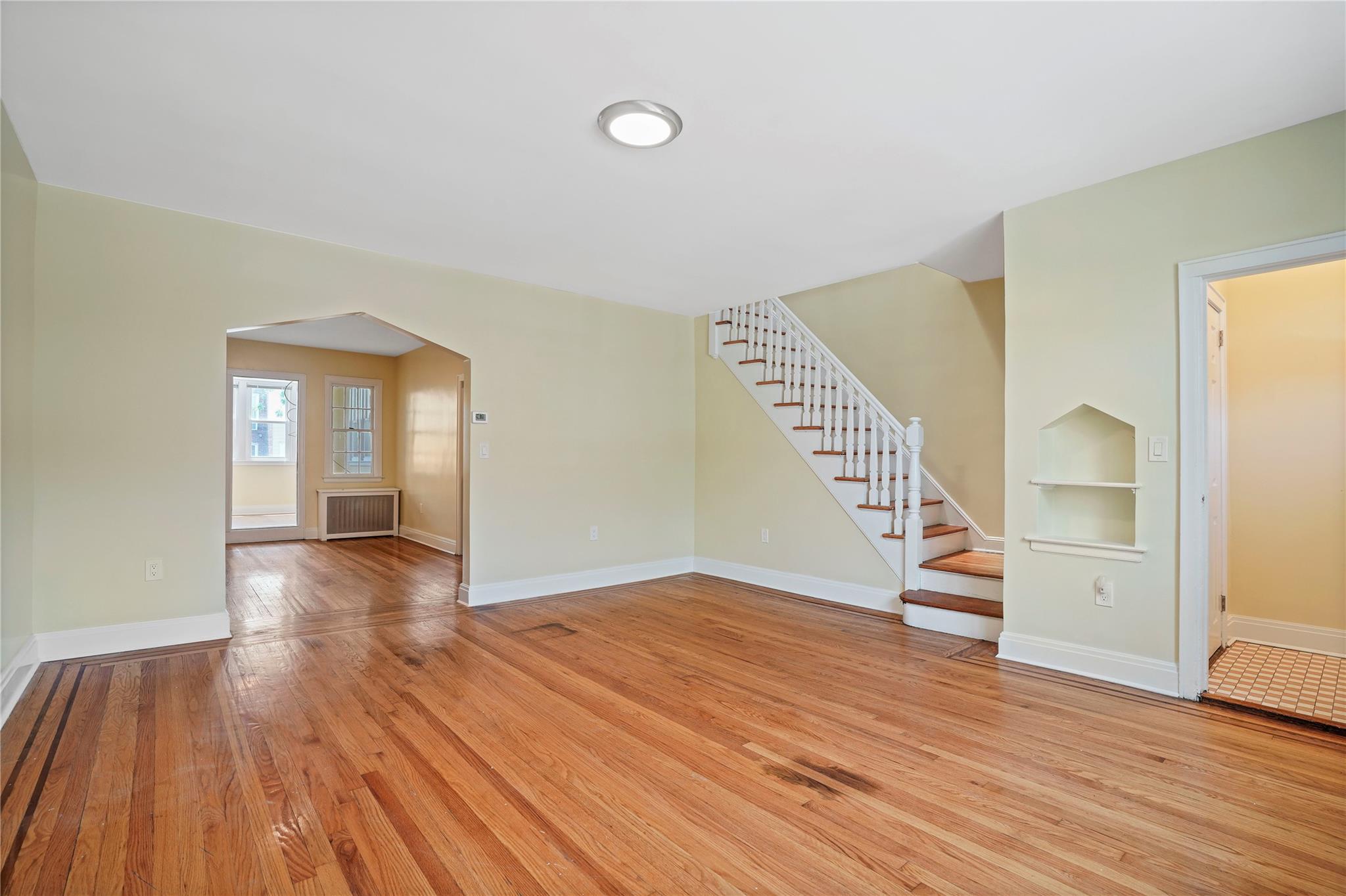 #4 photo, 64-18 84 Place, クイーンズ区 Middle Village , NY 11379