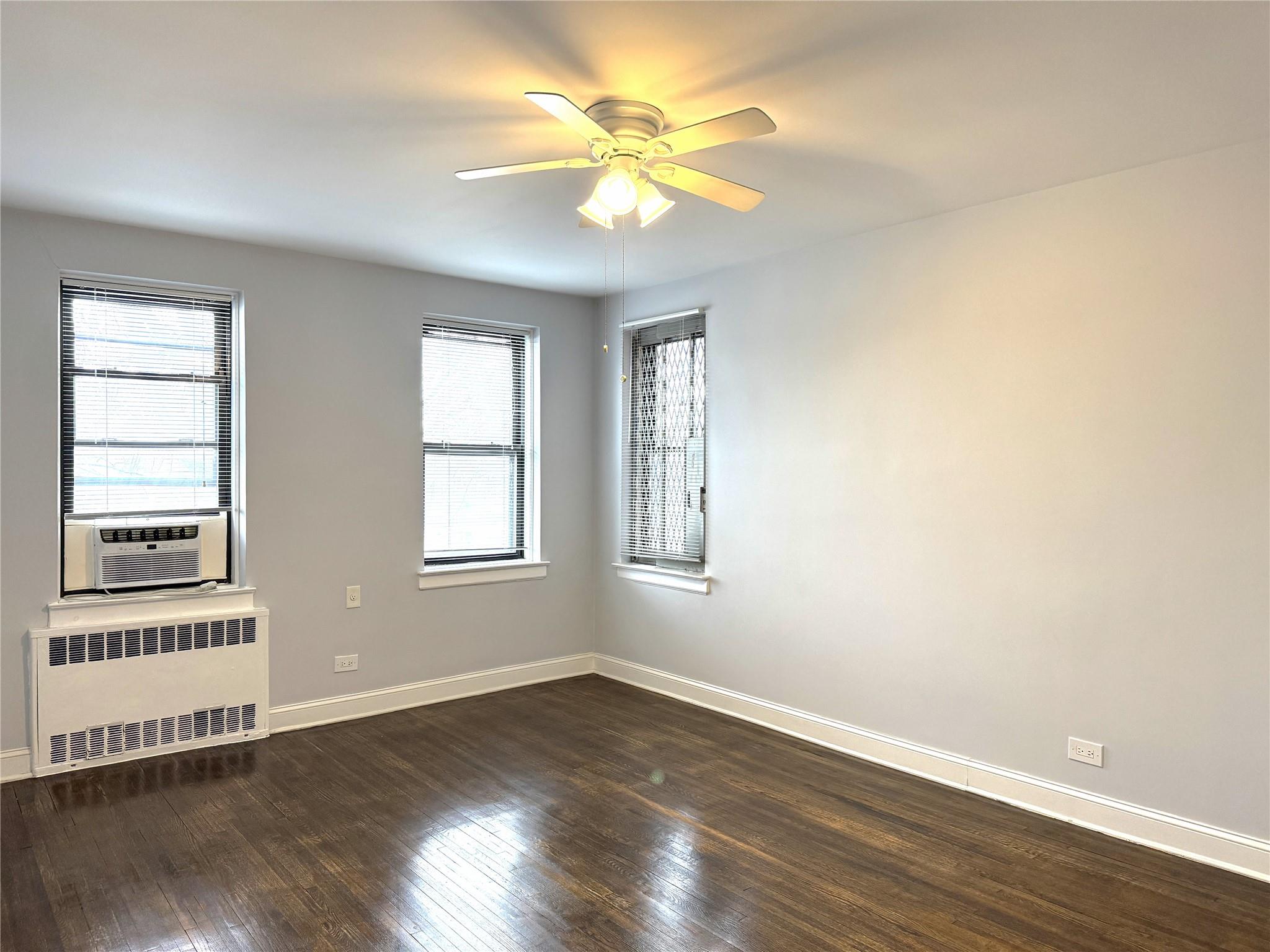 #12 photo, 143-50 Hoover Ave, クイーンズ区 Briarwood , NY 11435