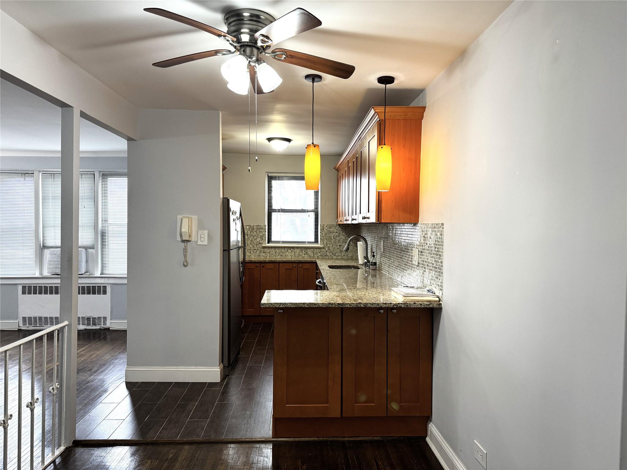 #5 photo, 143-50 Hoover Ave, クイーンズ区 Briarwood , NY 11435