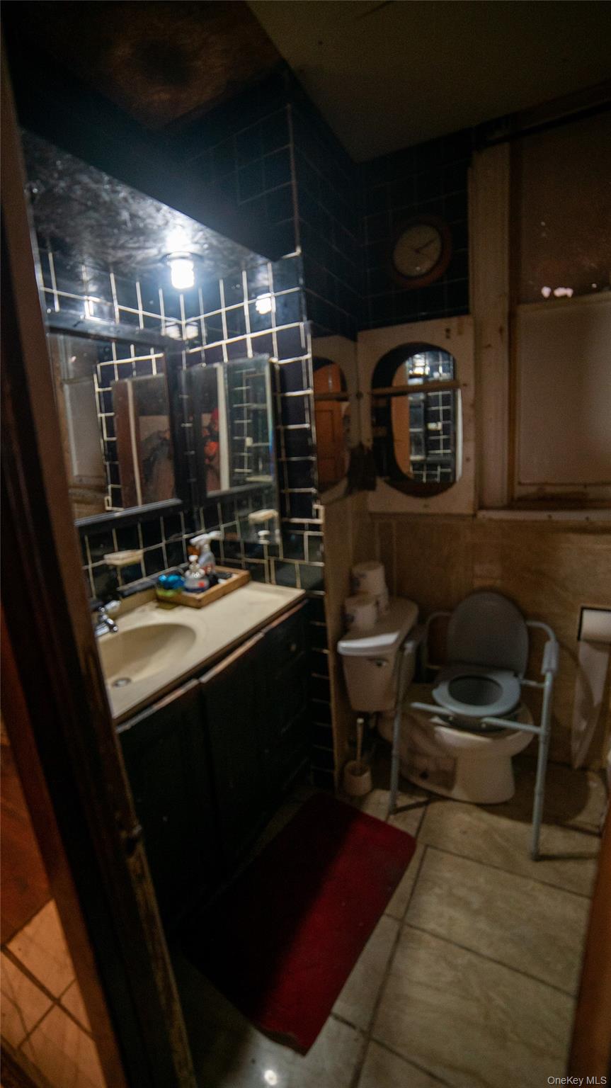 #13 photo, 3301 Cruger Avenue, Bronx , NY 10467