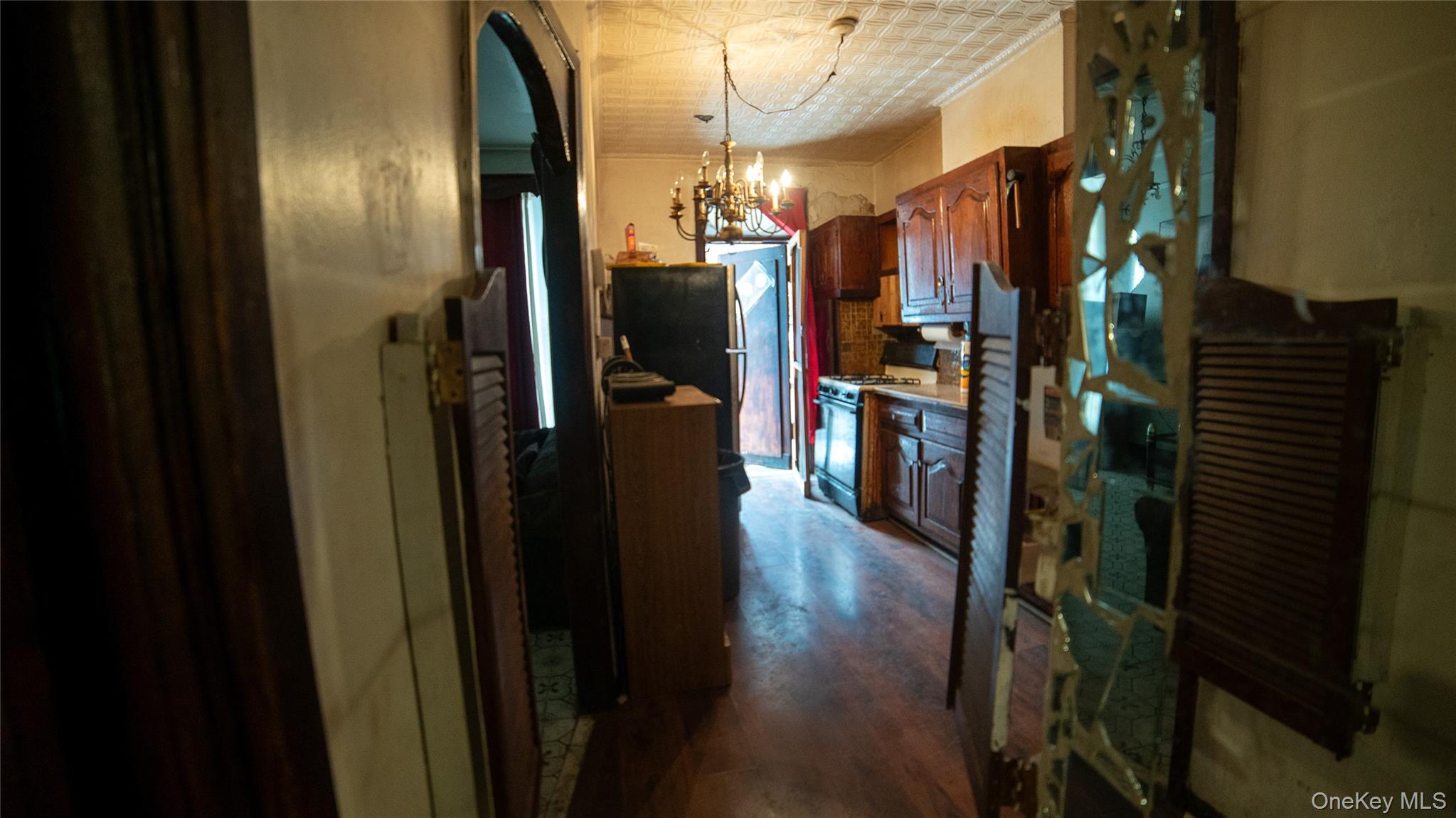 #8 photo, 3301 Cruger Avenue, Bronx , NY 10467