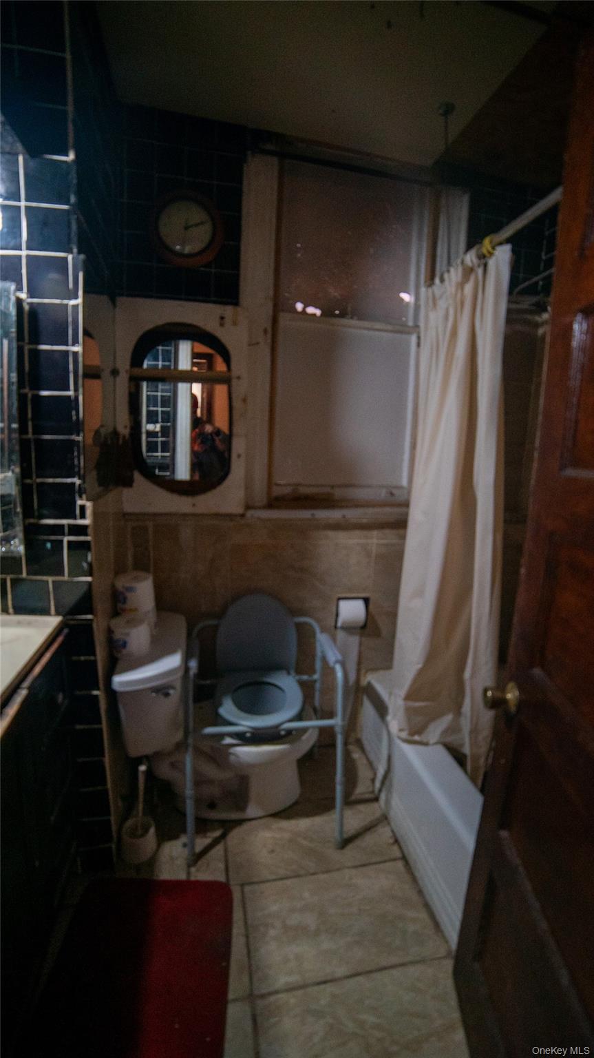 #9 photo, 3301 Cruger Avenue, Bronx , NY 10467