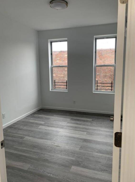 #4 photo, 3359 Seymour Avenue, ブロンクス区 Laconia , NY 10469