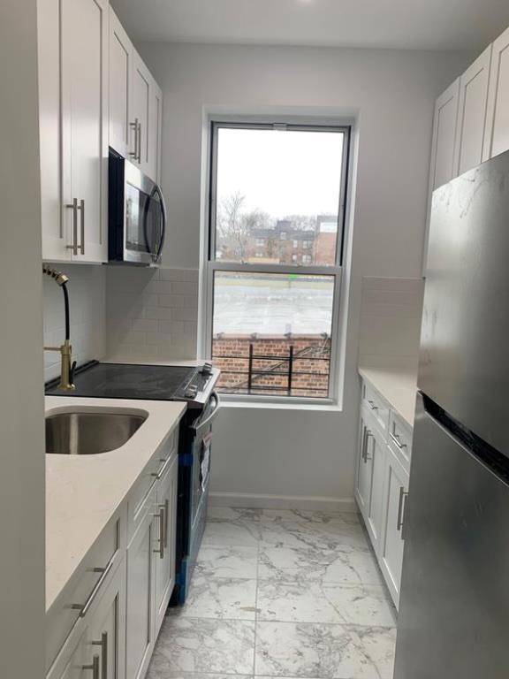 #7 photo, 3359 Seymour Avenue, ブロンクス区 Laconia , NY 10469