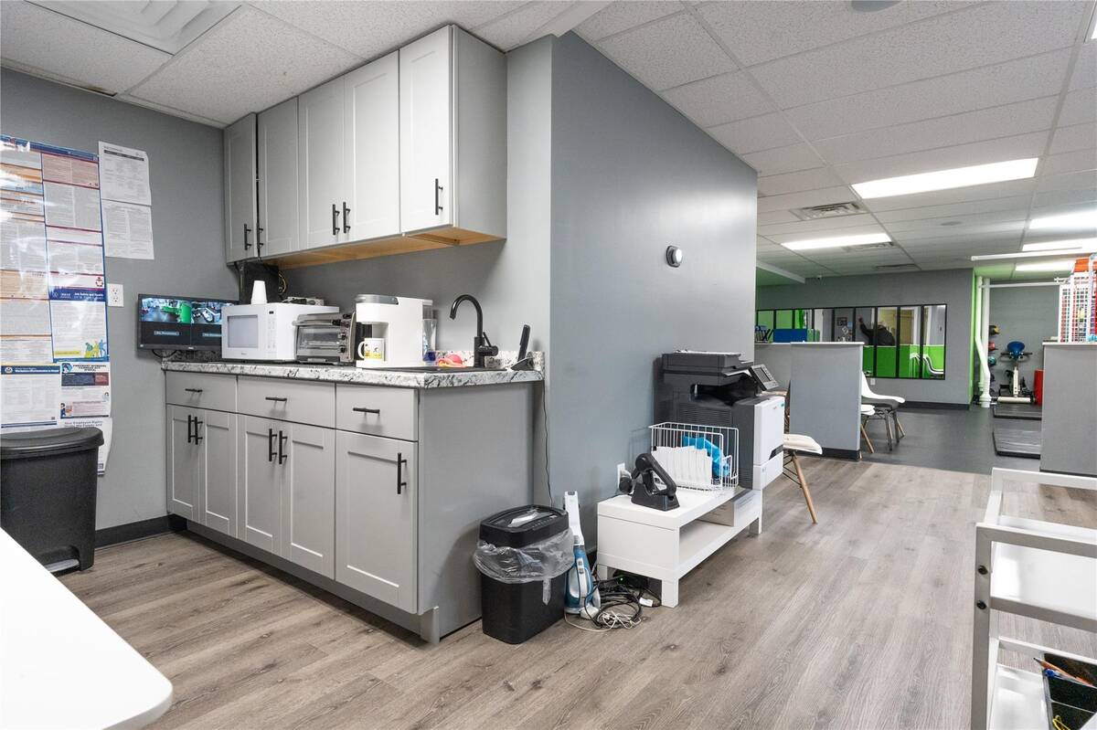 #9 photo, 160 Commack Road, サフォーク郡 Commack , NY 11725