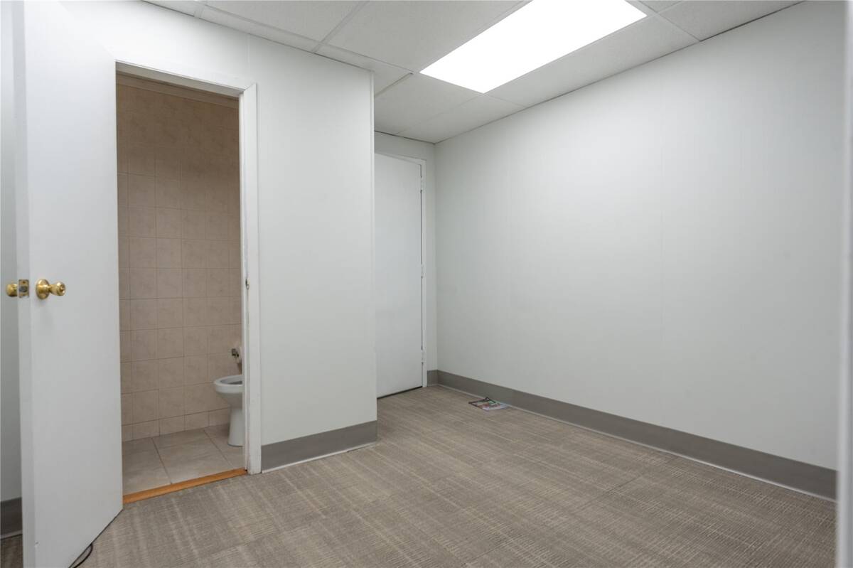 #12 photo, 160 Commack Road, サフォーク郡 Commack , NY 11725