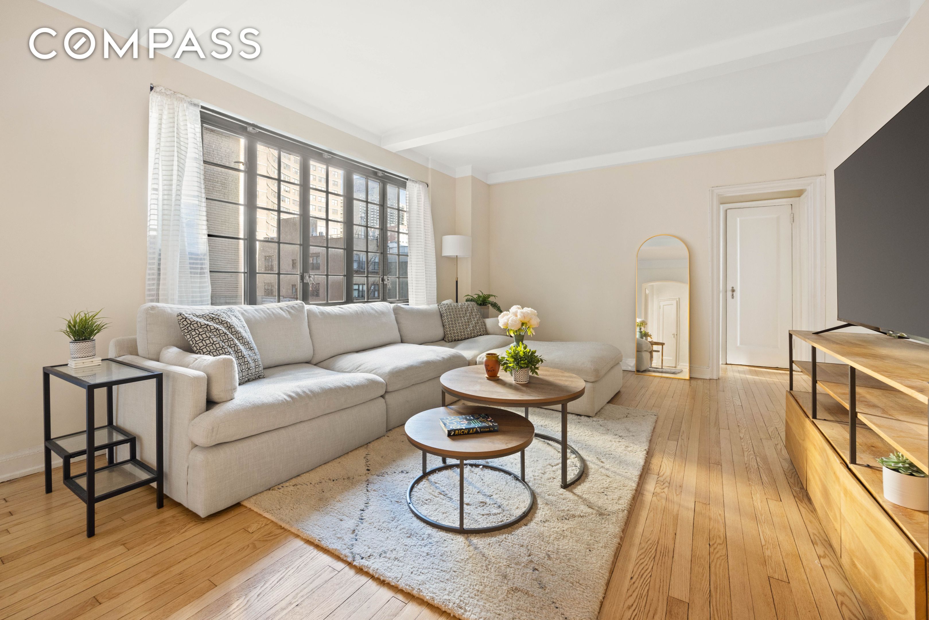 #1 photo, 211 E 35th Street, 曼哈顿 中城东美利山 Murray Hill , NY 10016