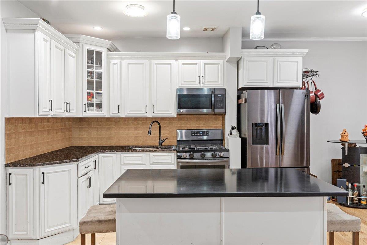 #9 photo, 335 E 59th Street, 布鲁克林 Brooklyn , NY 11203