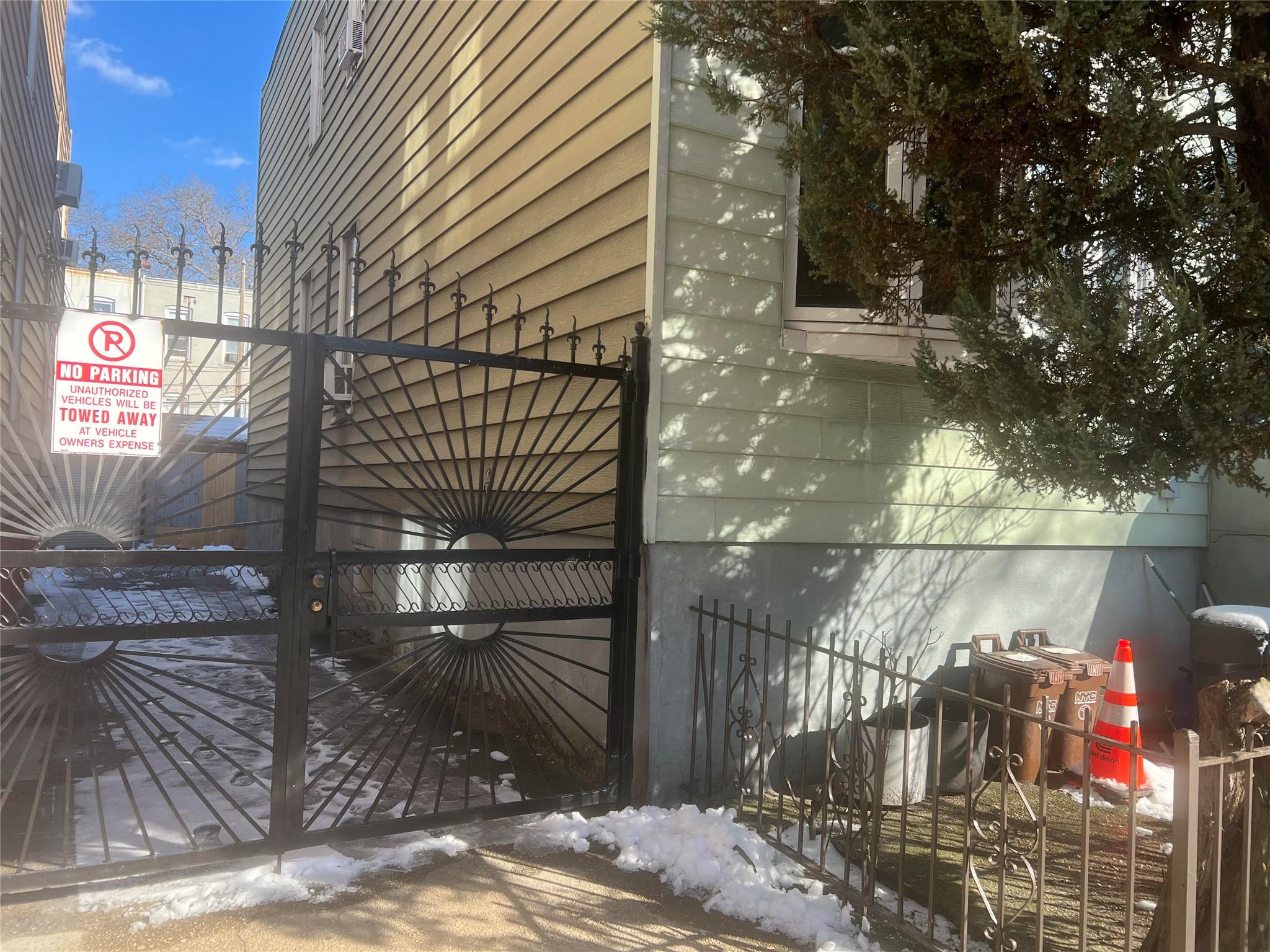 #2 photo, 7151 67 Place, クイーンズ区 Glendale , NY 11385