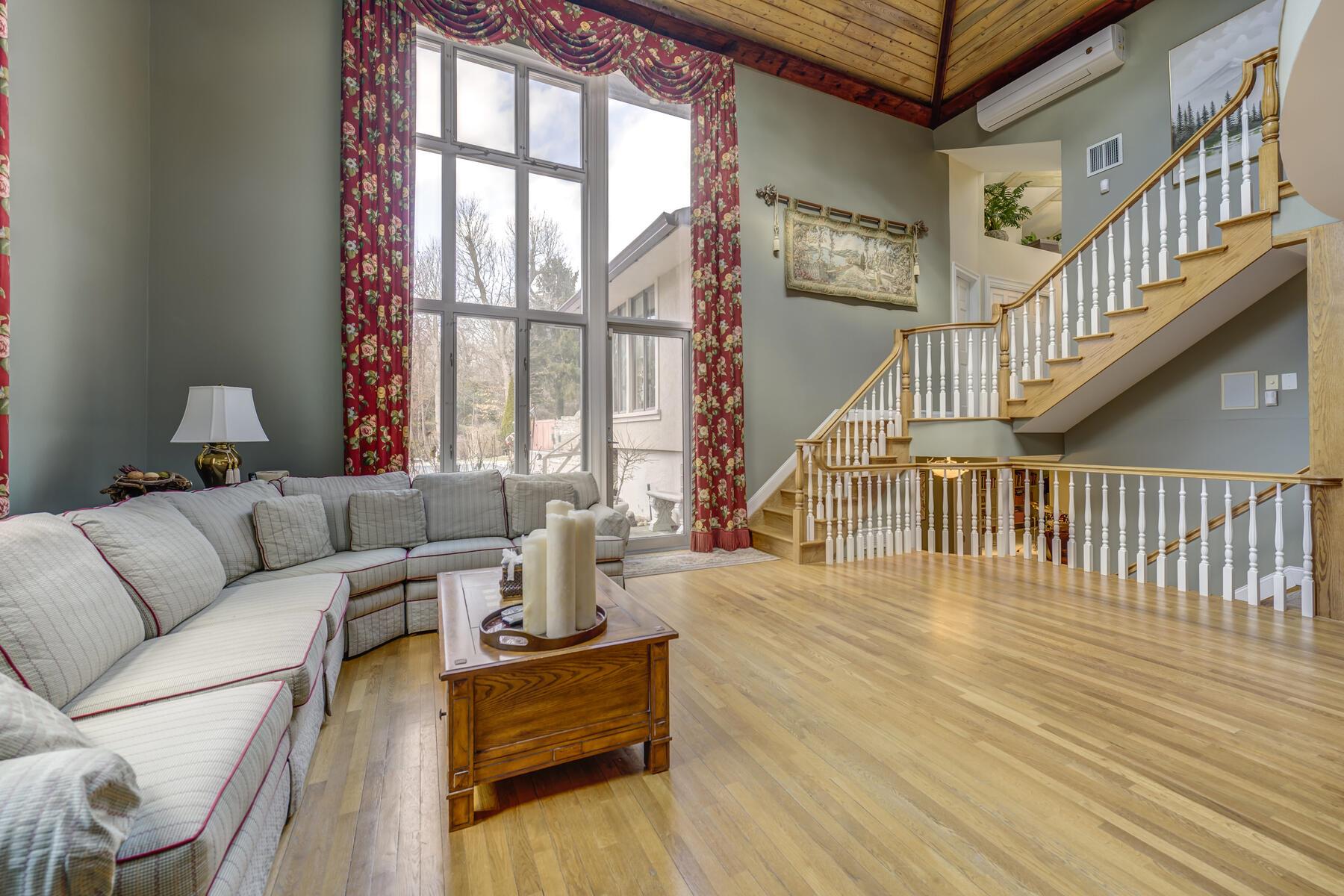 #11 photo, 121 Laurel Lane, ناسو Laurel Hollow , NY 11791