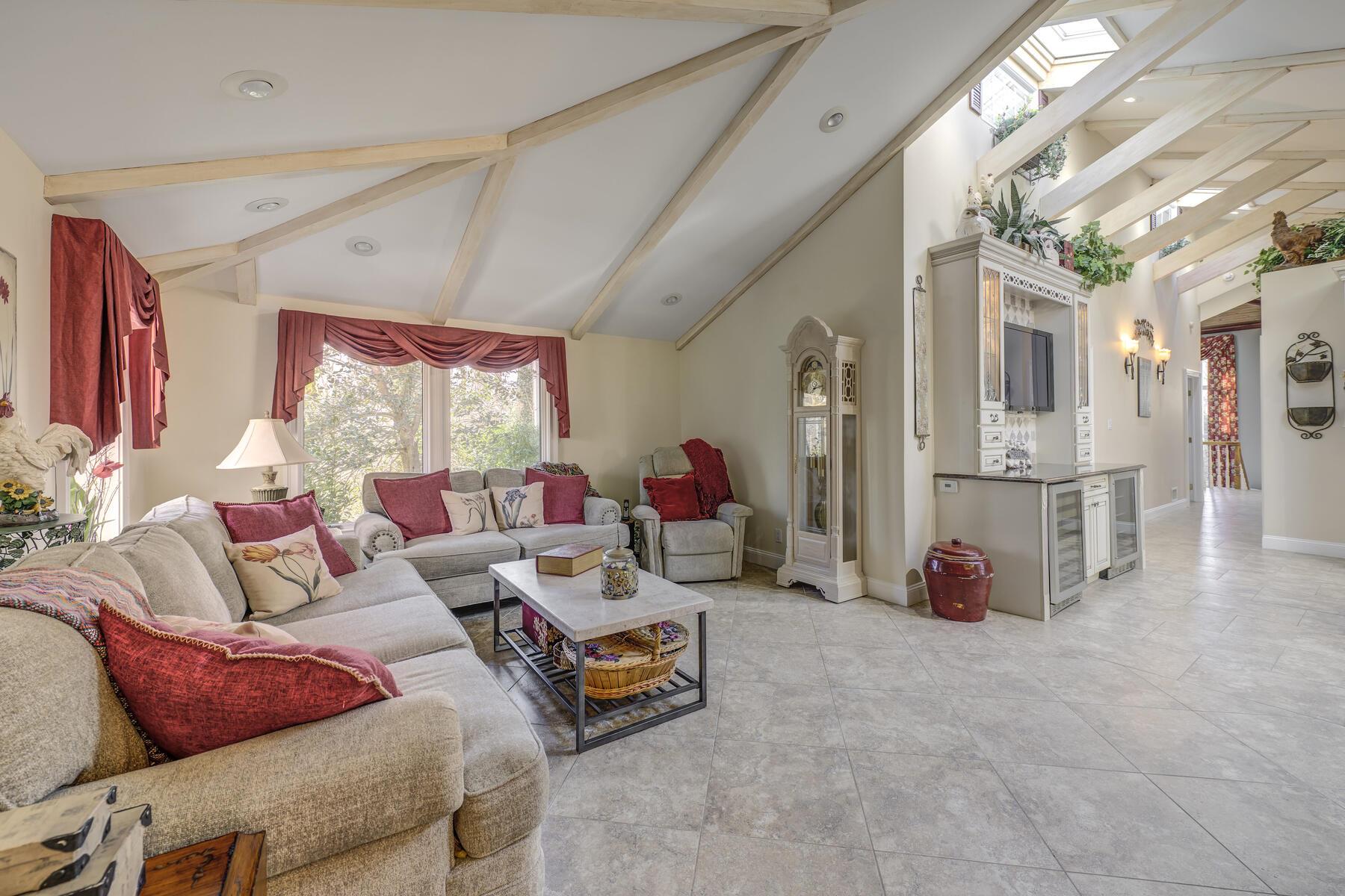 #13 photo, 121 Laurel Lane, ناسو Laurel Hollow , NY 11791