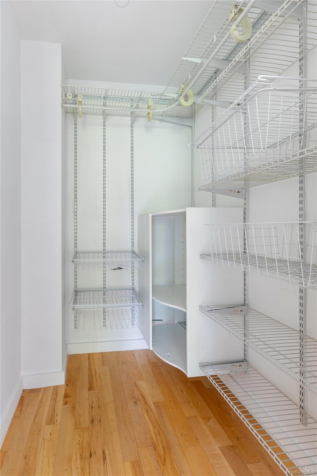 #8 photo, 3585 Greystone Avenue, ブロンクス区 Bronx , NY 10463