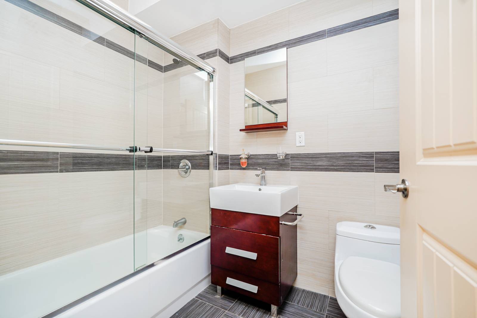 #10 photo, 1689 E 21st Str, apt #D, ブルックリン区 Midwood , NY 11229