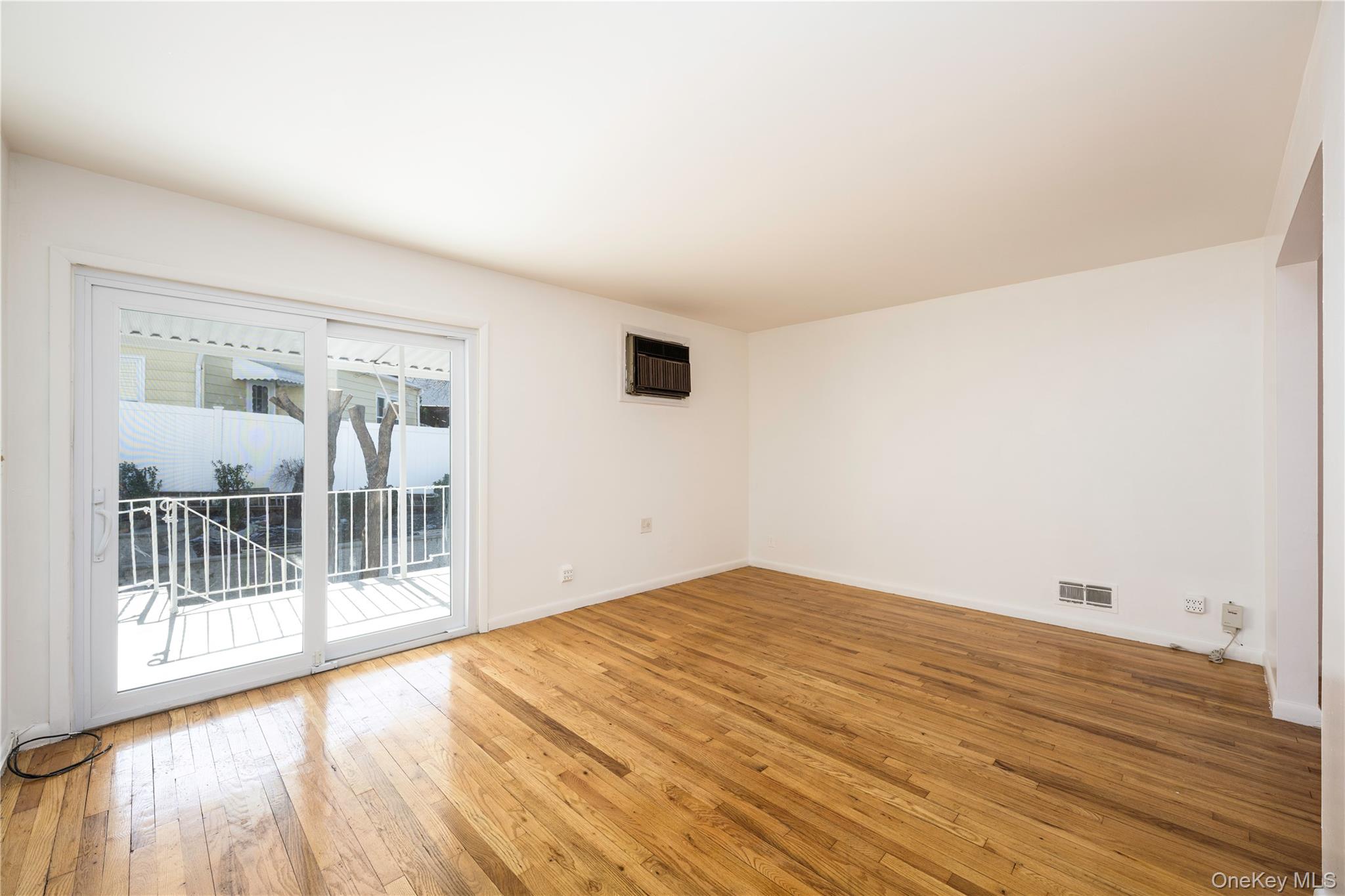 #4 photo, 34 Lockwood Avenue, Yonkers , NY 10701