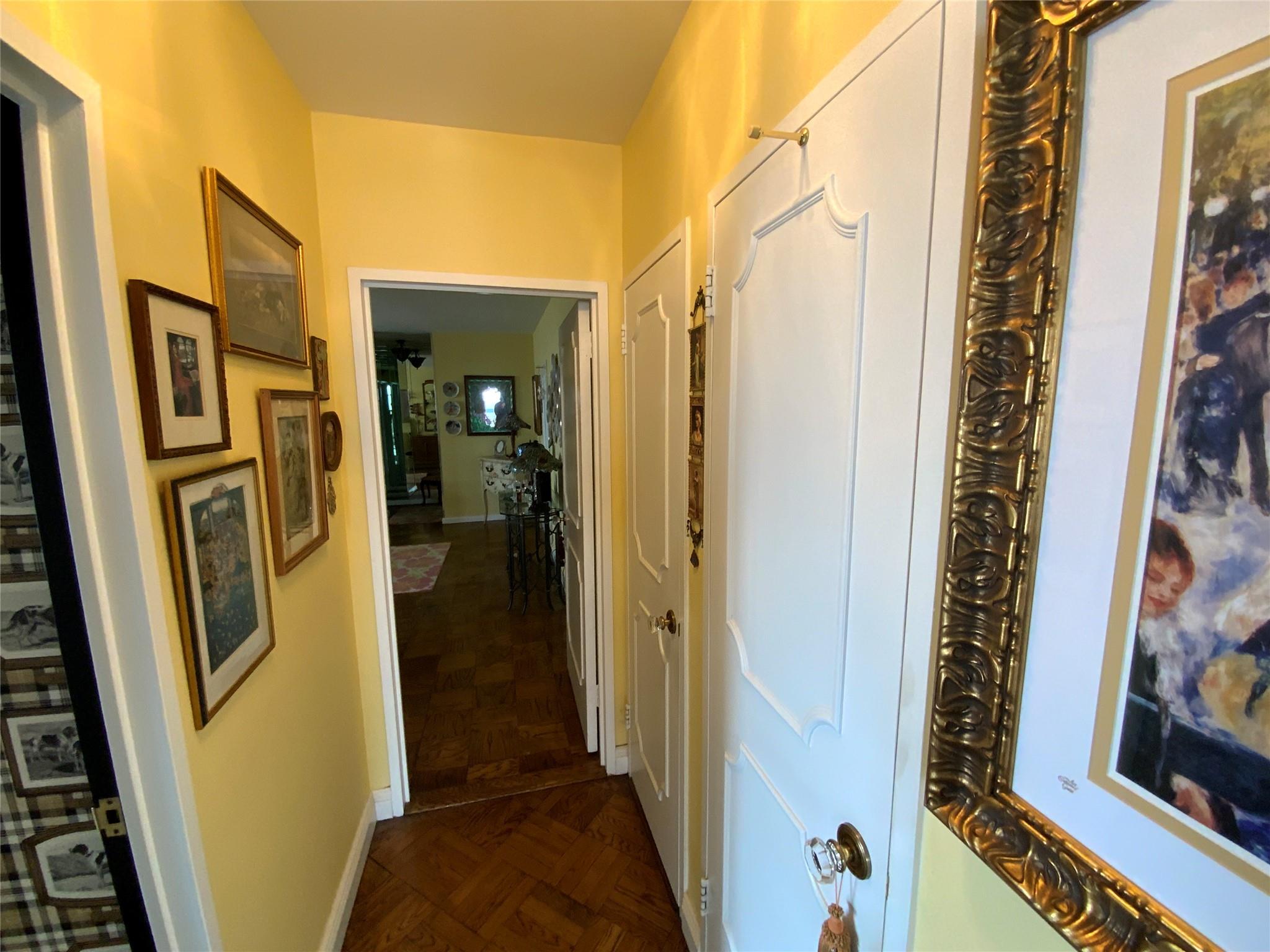 #11 photo, 27110 Grand Central Parkway, クイーンズ区 Floral Park , NY 11005