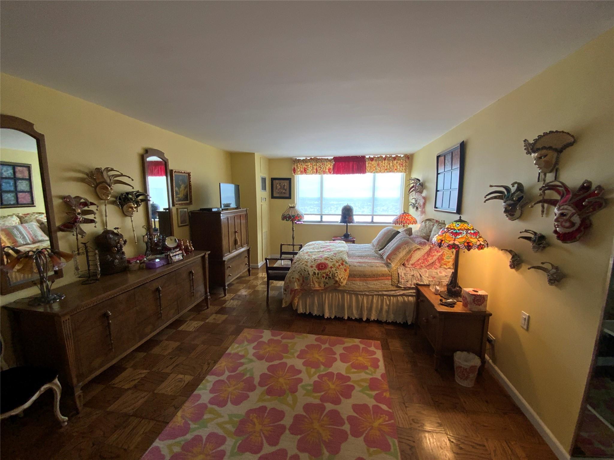 #15 photo, 27110 Grand Central Parkway, クイーンズ区 Floral Park , NY 11005