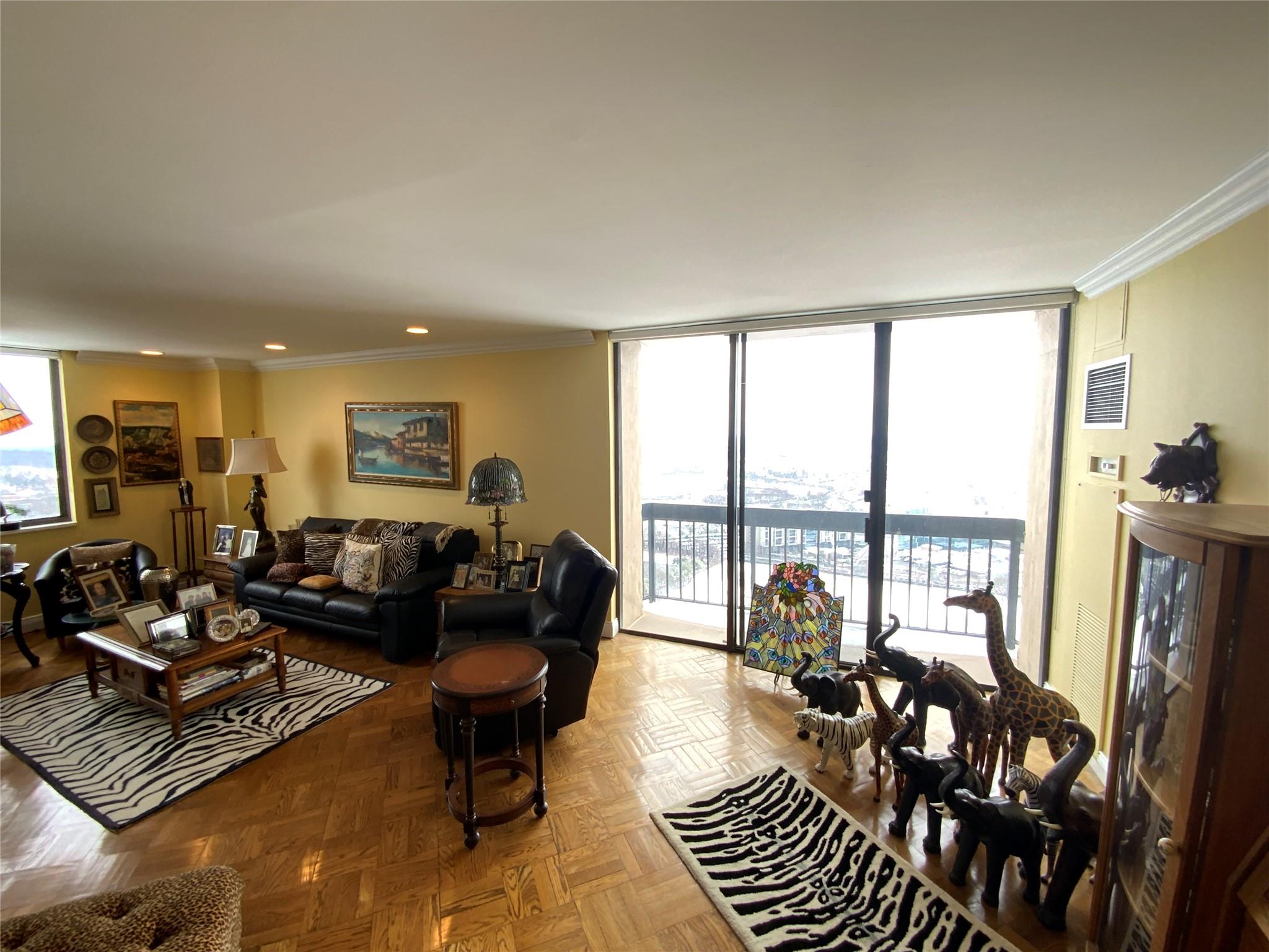 #4 photo, 27110 Grand Central Parkway, クイーンズ区 Floral Park , NY 11005