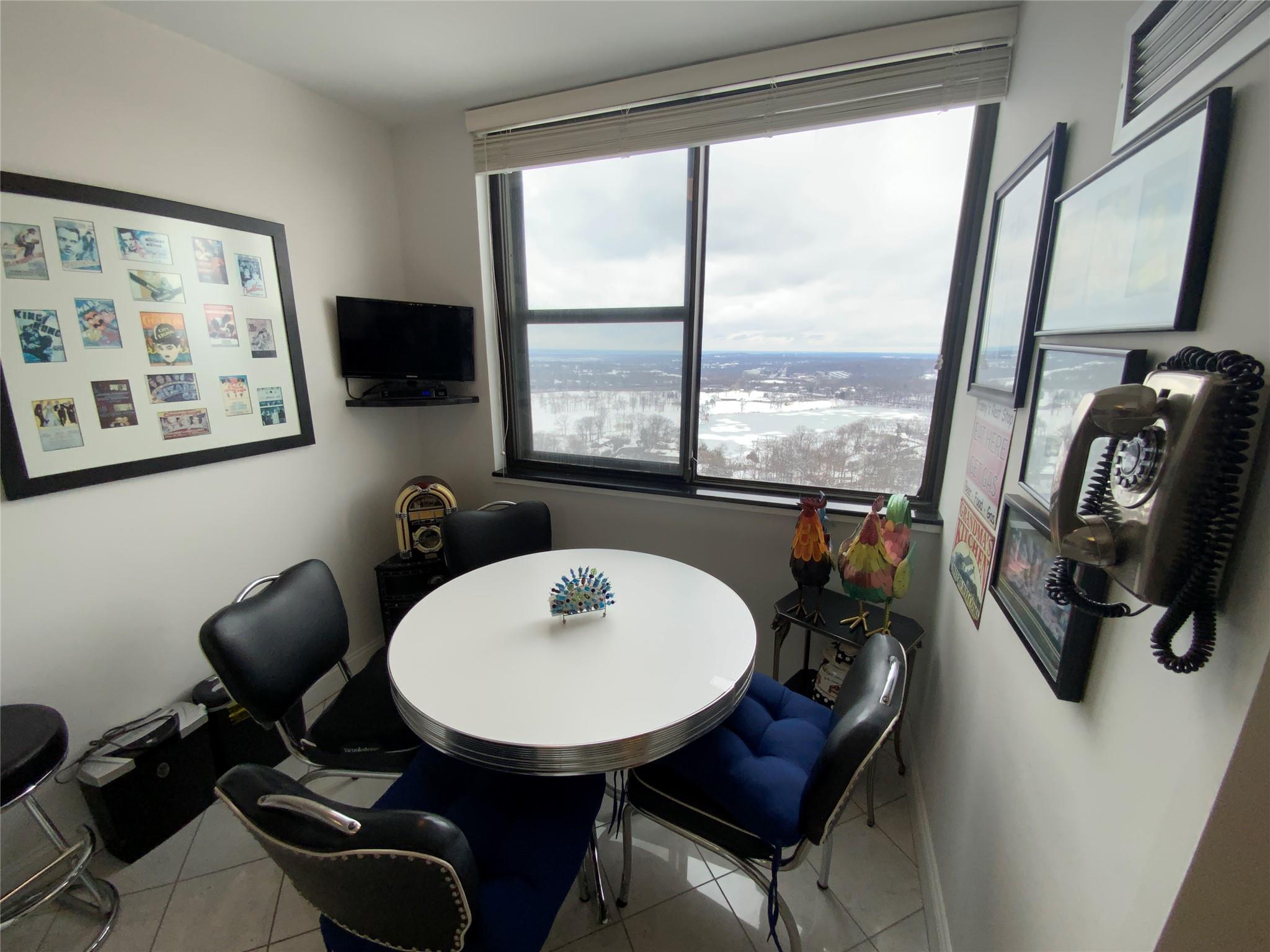 #9 photo, 27110 Grand Central Parkway, クイーンズ区 Floral Park , NY 11005