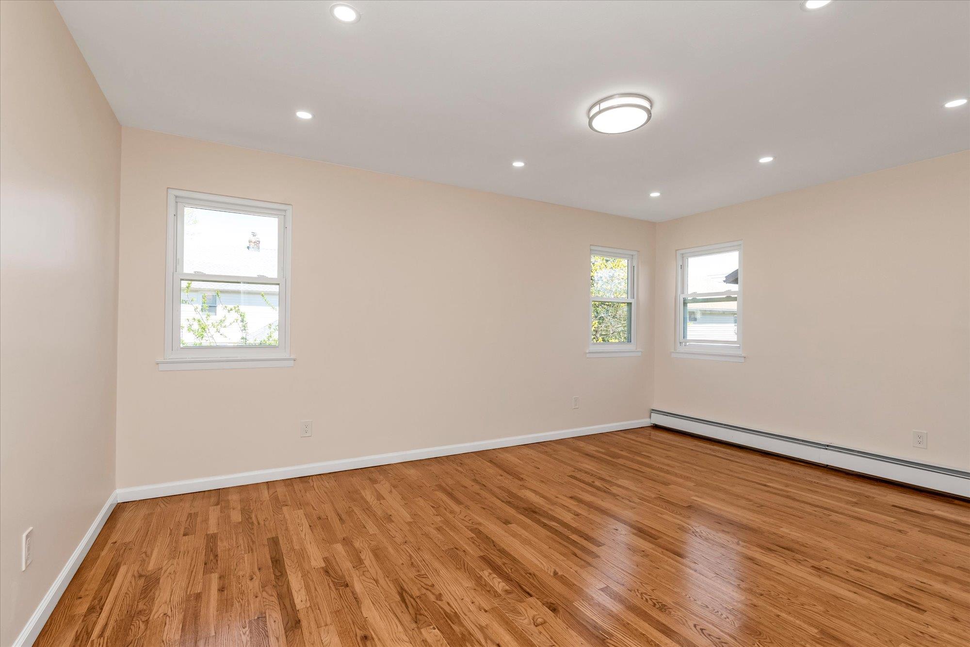 #16 photo, 69 Woodward Street, ナッソー郡 Roslyn Heights , NY 11577