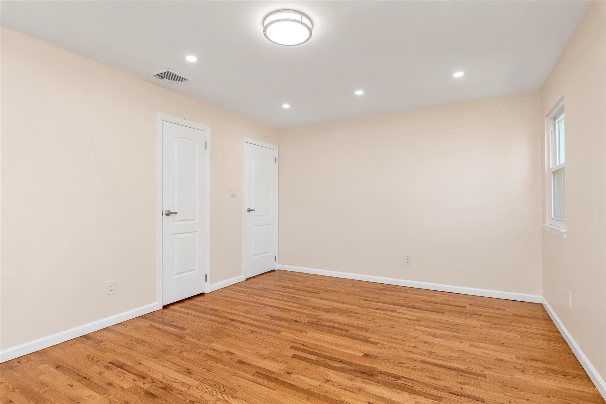 #17 photo, 69 Woodward Street, ナッソー郡 Roslyn Heights , NY 11577