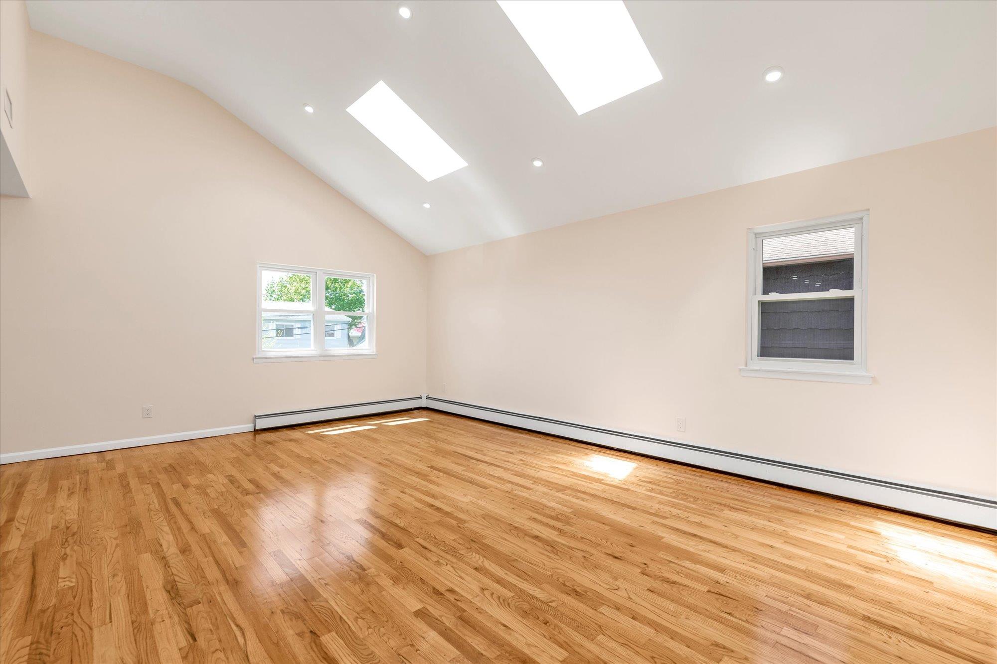 #8 photo, 69 Woodward Street, ナッソー郡 Roslyn Heights , NY 11577