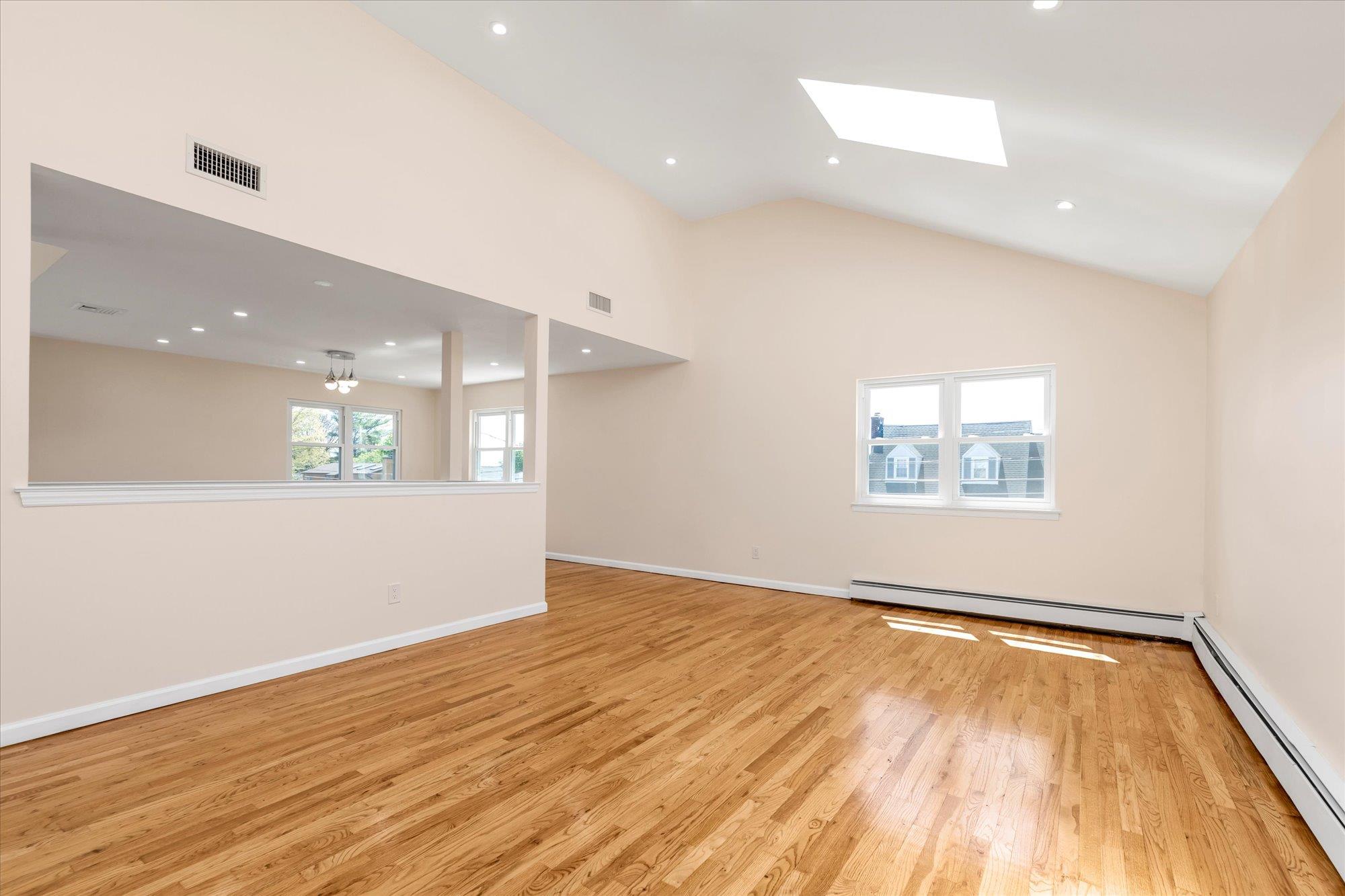 #9 photo, 69 Woodward Street, ナッソー郡 Roslyn Heights , NY 11577