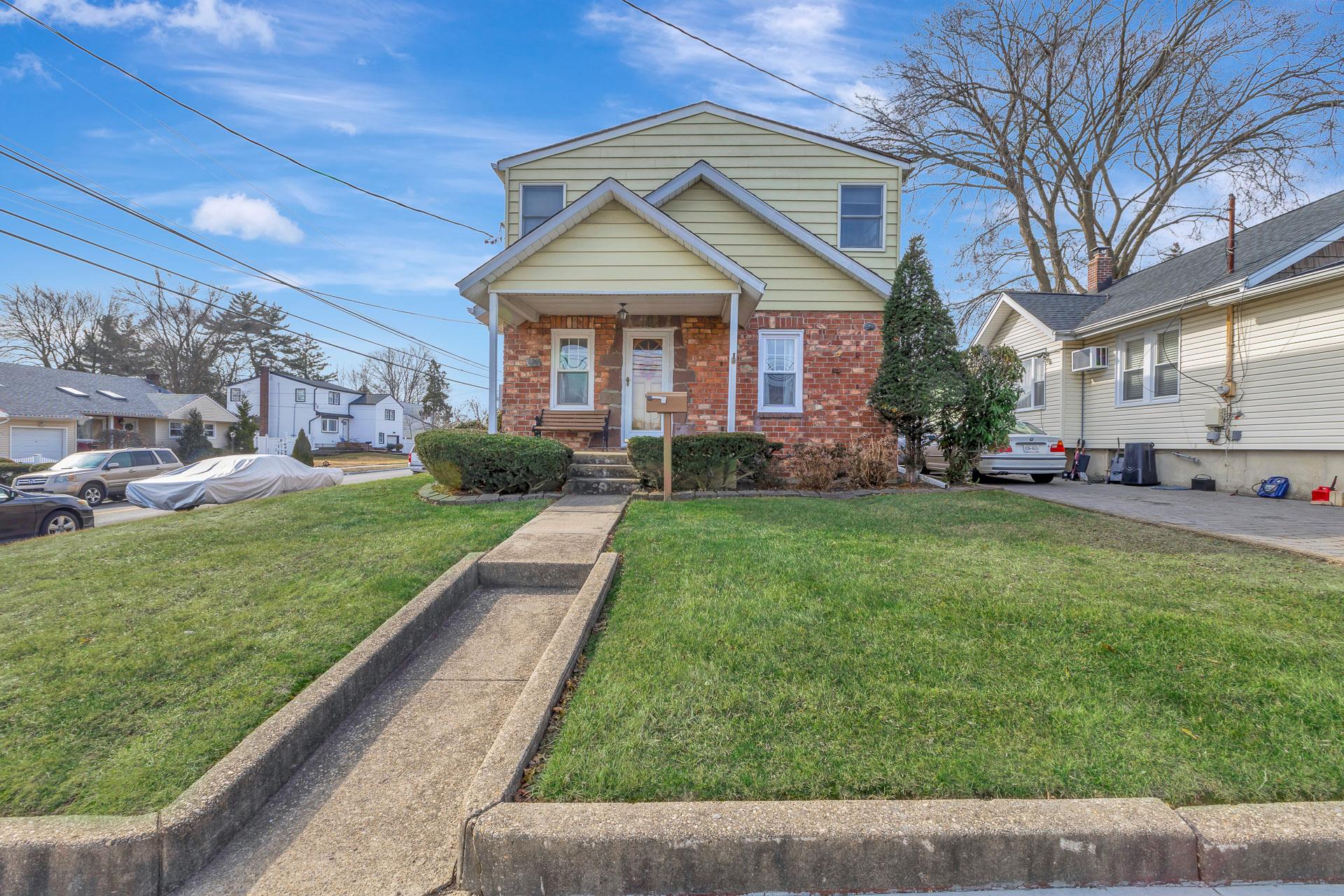 #1 photo, 56 Juniper Street, Farmingdale , NY 11735