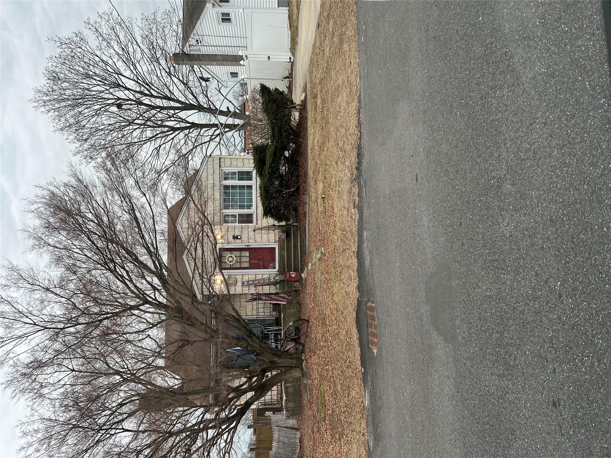#2 photo, 417 N Monroe Avenue, サフォーク郡 Lindenhurst , NY 11757
