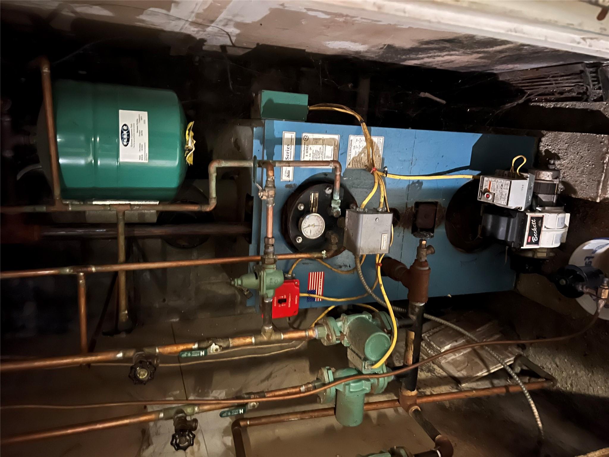 #9 photo, 417 N Monroe Avenue, サフォーク郡 Lindenhurst , NY 11757