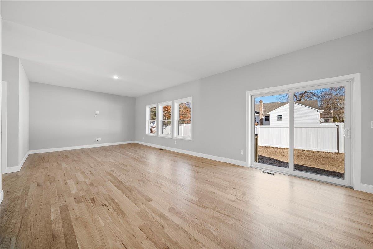 #11 photo, 4 Fourth  Lot 8 Avenue, サフォーク郡 Centereach , NY 11720