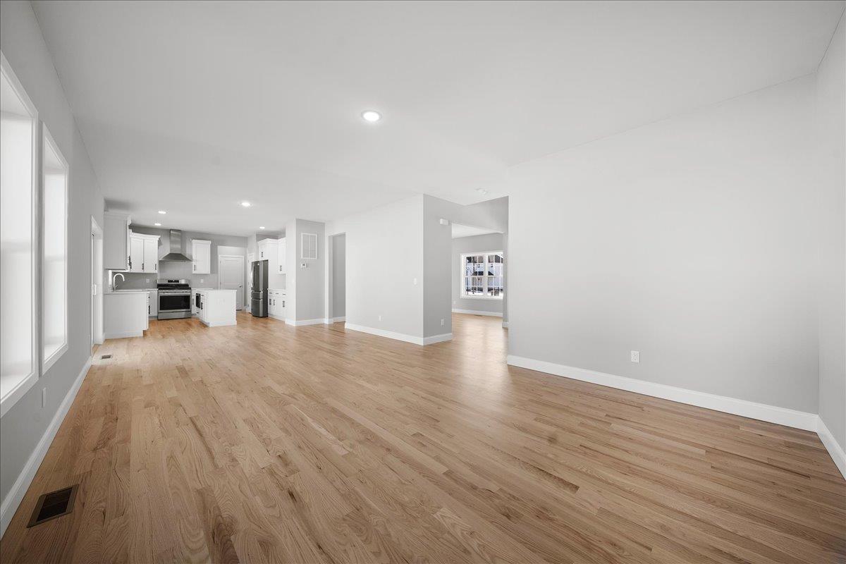 #12 photo, 4 Fourth  Lot 8 Avenue, サフォーク郡 Centereach , NY 11720