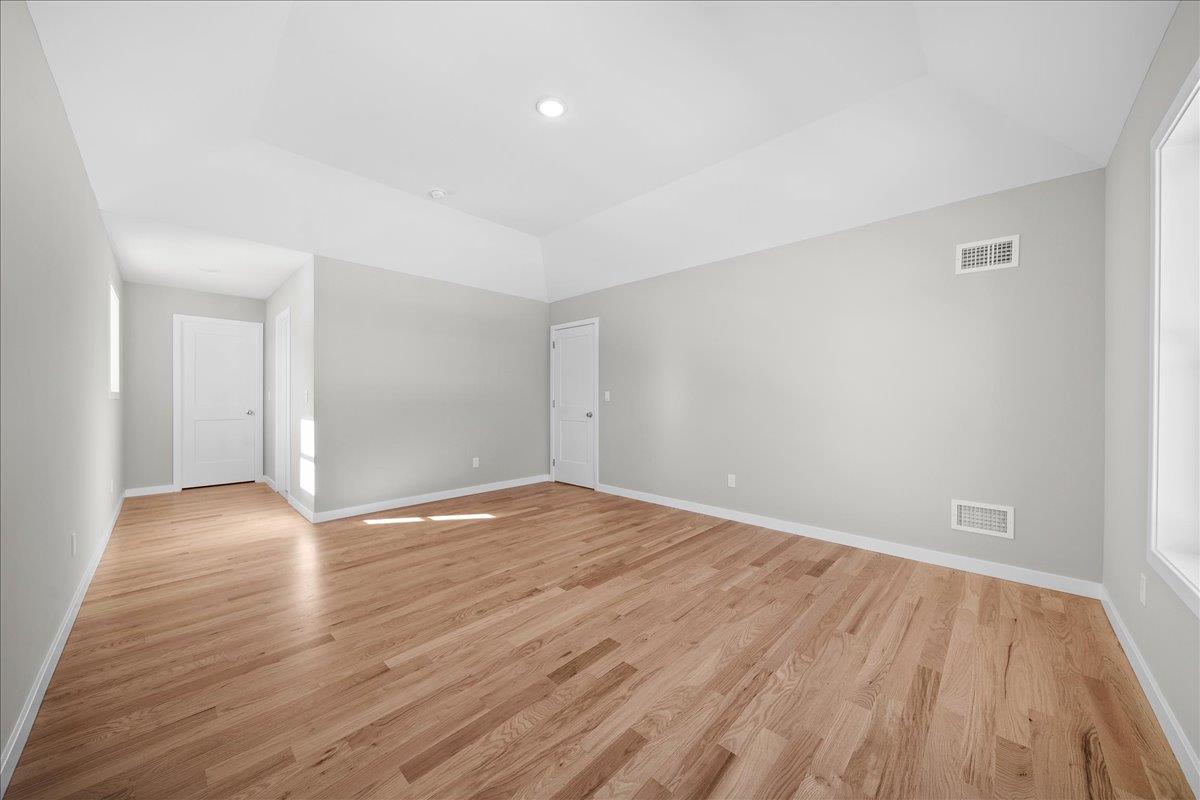 #14 photo, 4 Fourth  Lot 8 Avenue, サフォーク郡 Centereach , NY 11720