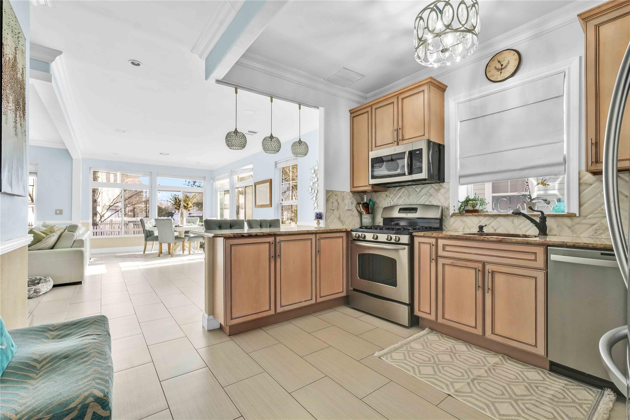 #8 photo, 192 Beach 74th Street, 皇后區 Arverne , NY 11692