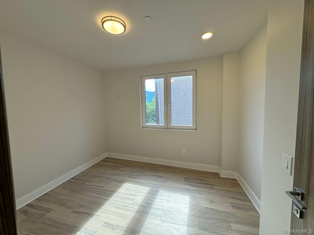 #12 photo, 2478 E 11th Street, ブルックリン区 Brooklyn , NY 11235