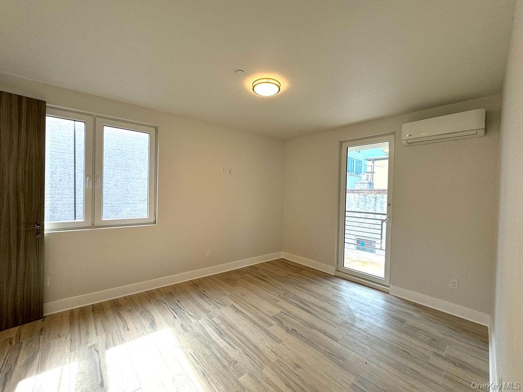 #8 photo, 2478 E 11th Street, ブルックリン区 Brooklyn , NY 11235